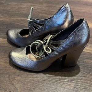 Seychelles Elegant Metallic Heels